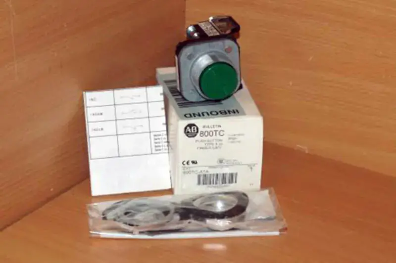 Allen-Bradley 800TC-XA