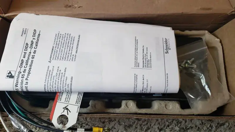 Schneider SSP02BIA12PBQ1 PŘEPĚŤOVÝ OCHRANNÝ PŘÍSTROJ
