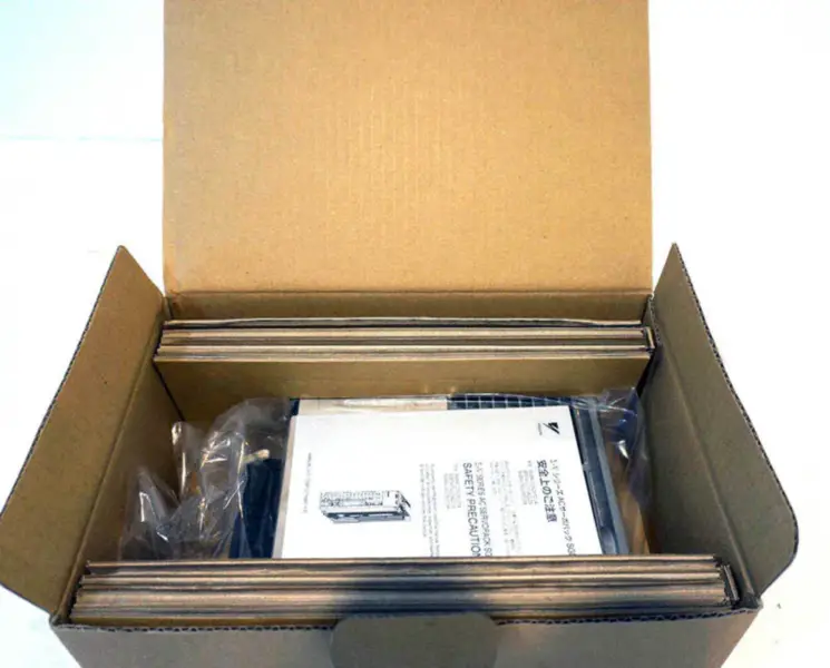 Yaskawa SGDV-2R1F01AY528AA