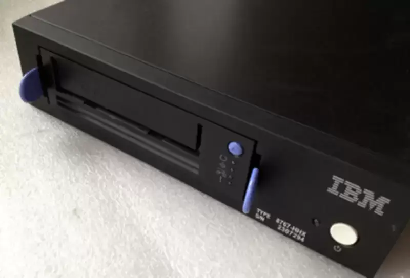 IBM 1U high LTO3 Externí páskový ovladač SAS 8767-HHX 40K2583 40K2563 pro průmyslové základní desky serverových úložišť