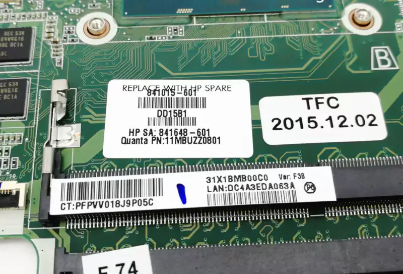 HP 841015-601 841015-001 841015-501 DAX1BMB1AF0 se základní deskou SR2EZ I7-6500U