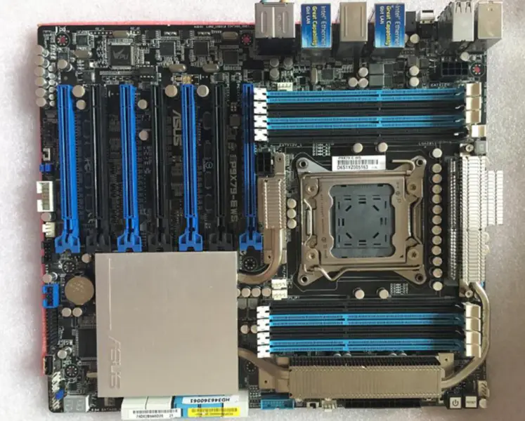 Základní deska Asus P9X79-E WS s podporou DDR3 2011-V2 CPU
