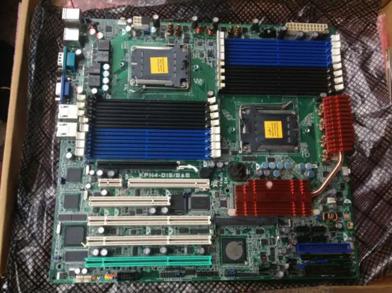 Základní deska Asus KFN4-D16/SAS
