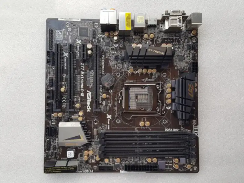 Základní deska ASROCK Z77 Extreme4-M Intel LGA 1155 DDR3 Z77 MATX