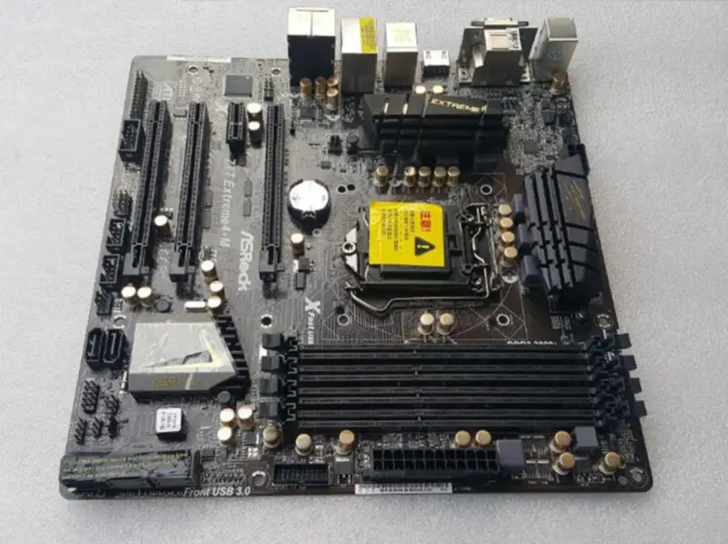 Základní deska ASROCK Z77 Extreme4-M Intel LGA 1155 DDR3 Z77 MATX