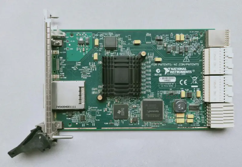 NI PXIe-8370 Modul dálkového ovládání PXI