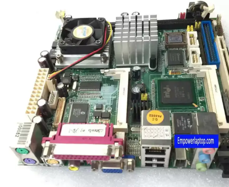 Průmyslová základní deska COMMELL LV-675 MiniITX