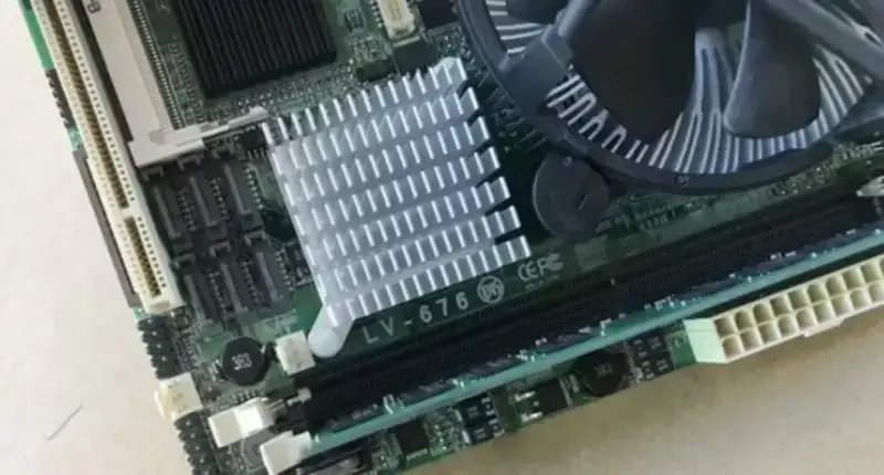 COMMELL LV-676 MiniITX Průmyslová základní deska Dual net work port 775 LVDS DVI VGA
