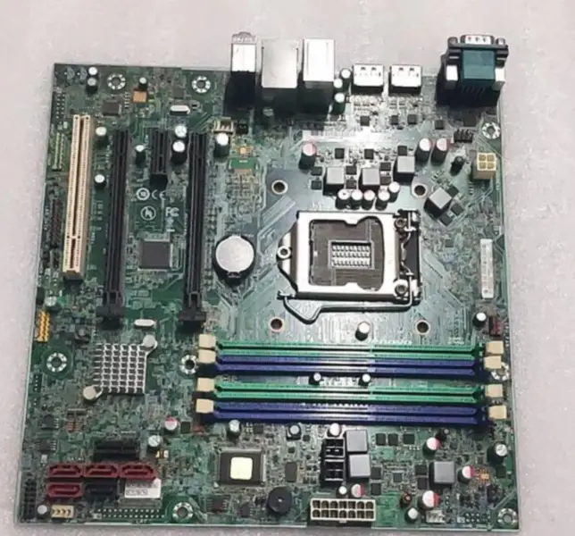 Lenovo E32 TS240 TS140 C226 IS8XM 1.0 03T6801 00FC657 DDR3 Základní deska pro pracovní stanice