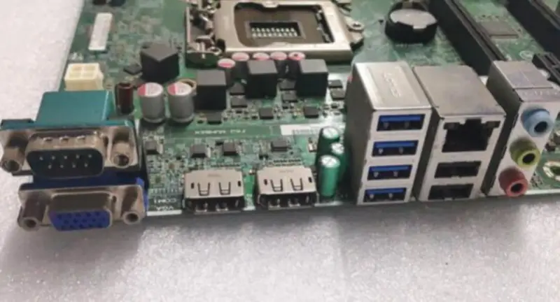 Lenovo E32 TS240 TS140 C226 IS8XM 1.0 03T6801 00FC657 DDR3 Základní deska pro pracovní stanice