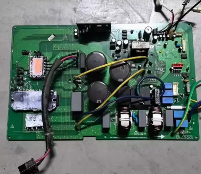 Řídicí deska klimatizace Midea KFR-72W/BP2-270(8513+213A+TOP267+PS21997)DC.D.13.WP2-1 202302100569