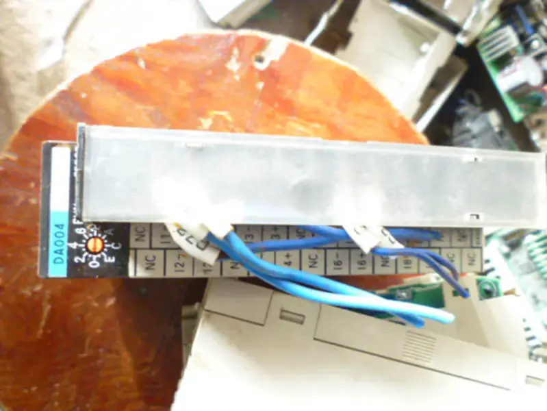 OMRON PLC C200H-DA004