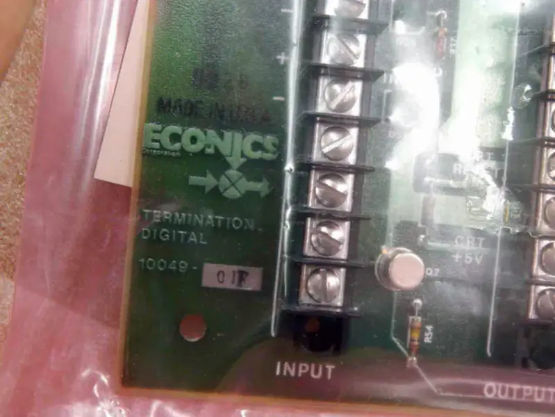 Econics 10049-01