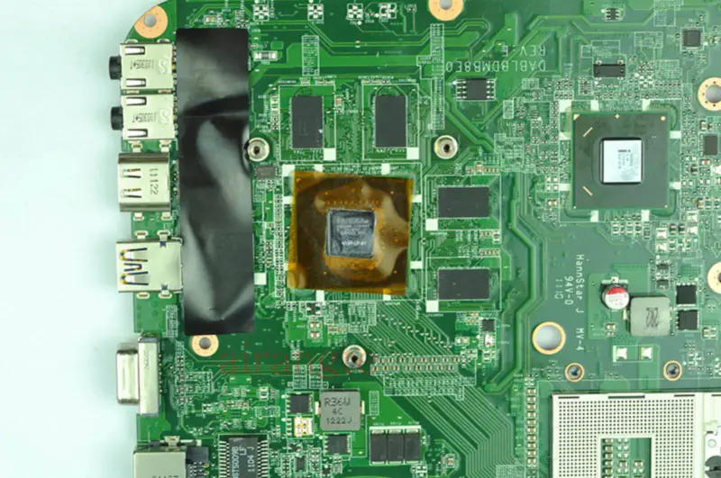 Základní deska Toshiba A000079330