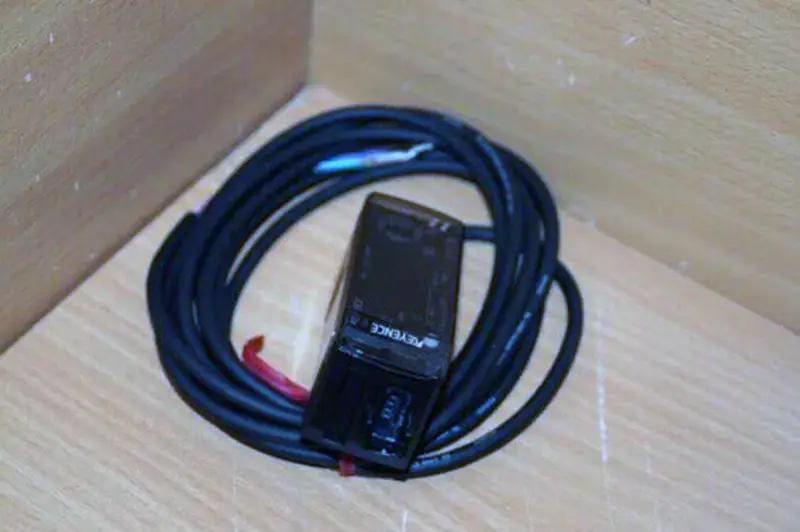KEYENCE IL-1000