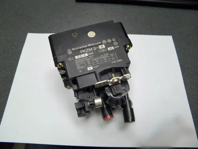 MOELL鈥婨R PKZM3-4