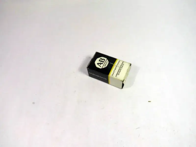 Allen-Bradley 800TD6D2