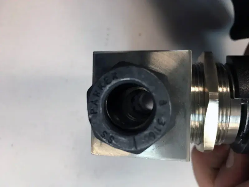 Parker 8Z-MB8LPFA-SSP
