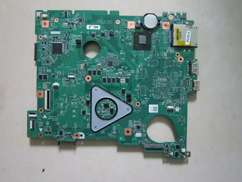 Dell Inspiron 15R N5110 VVN1 se základní deskou Intel 0FG4Y2 0G8RW1