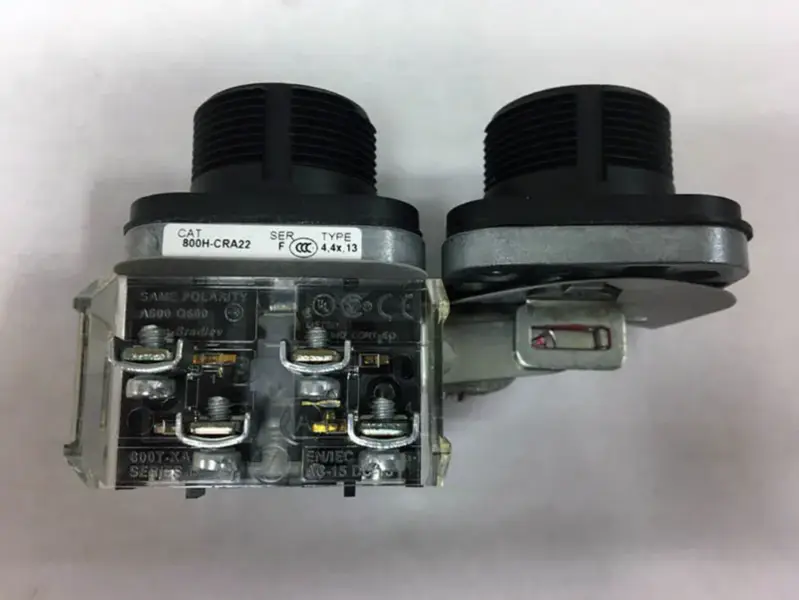 Allen-Bradley 800H-CRA22A