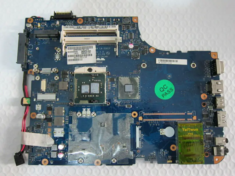 Základní deska Toshiba K000093550