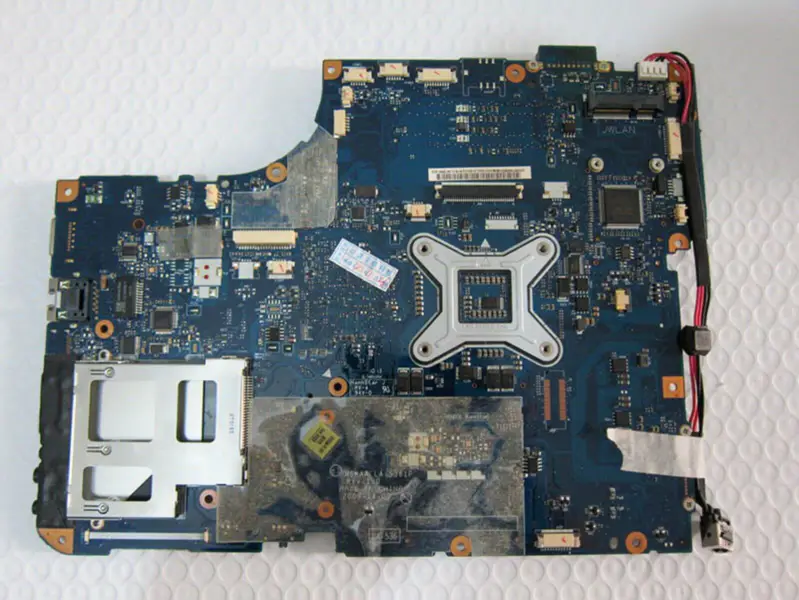 Základní deska Toshiba K000093550