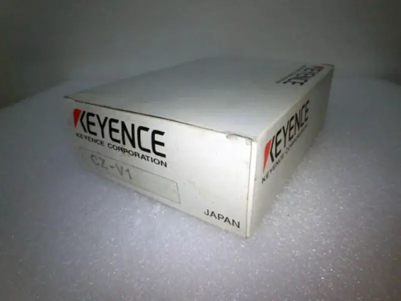 Senzor Keyence CZ-V1