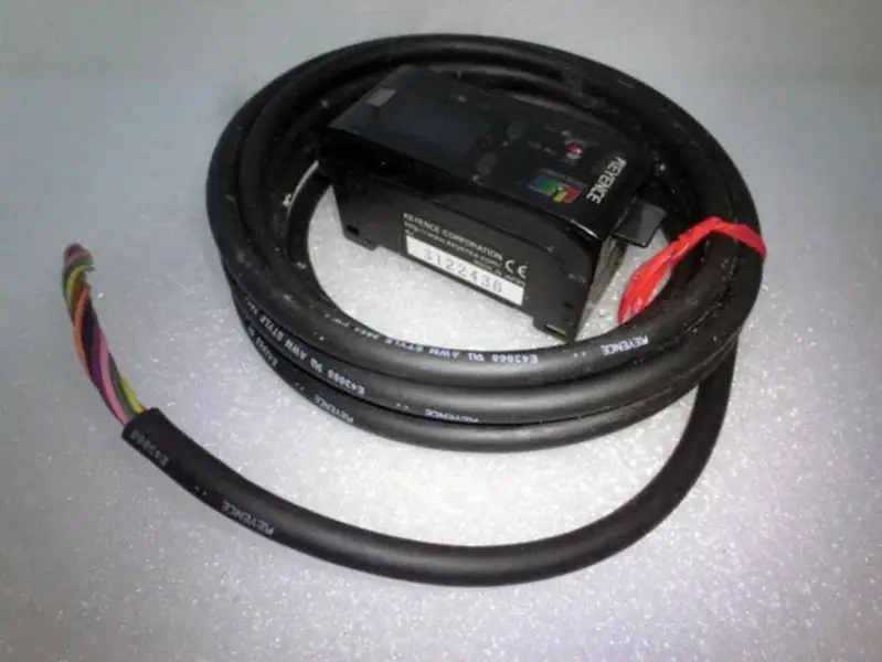 Senzor Keyence CZ-V1