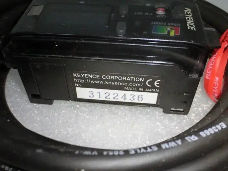 Senzor Keyence CZ-V1