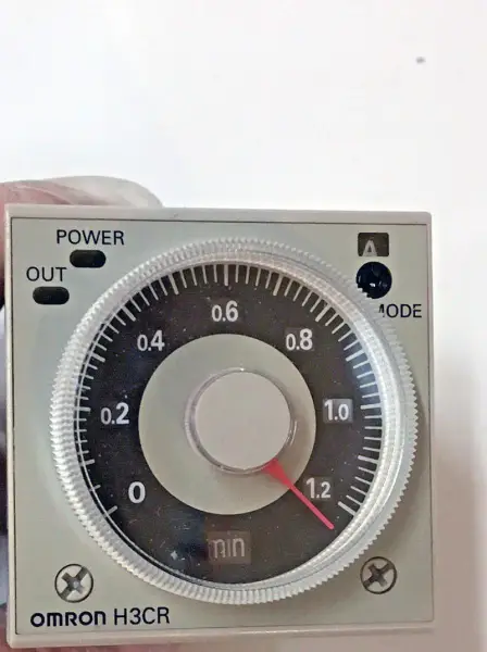 OMRON H3CR-A8