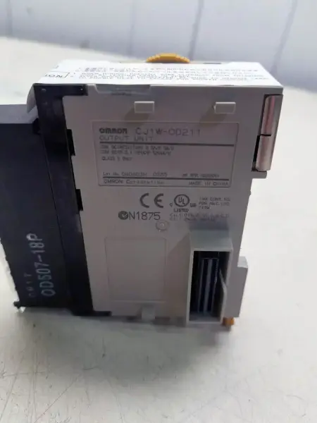 Omron CJ1W-0D211