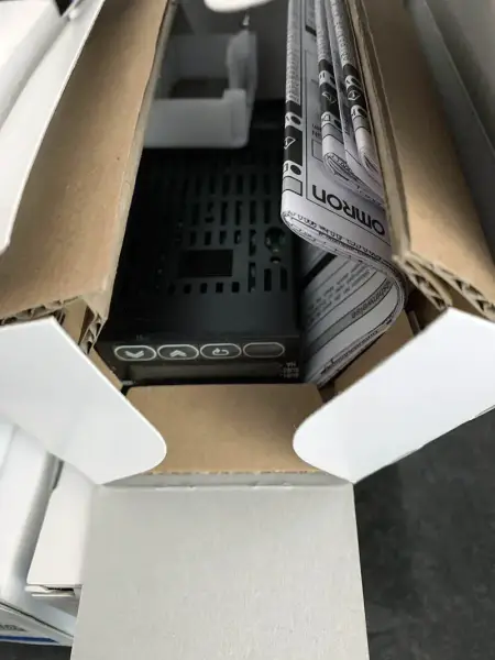 Omron E5GN-R1T-C