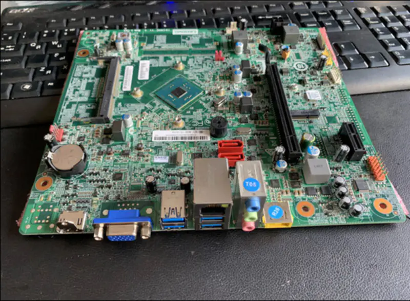 Základní deska Lenovo 00XK192 H3010 D5010 ATX