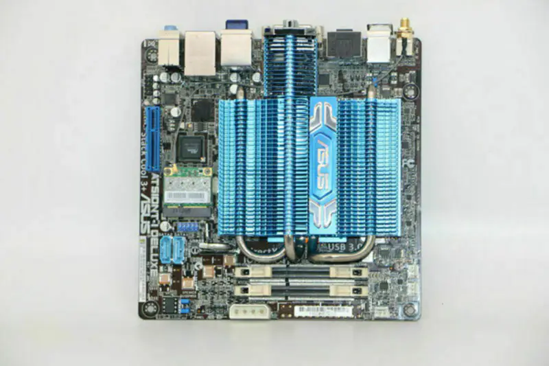 Základní deska Asus AT5IONT-IDELUXE