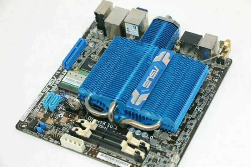 Základní deska Asus AT5IONT-IDELUXE