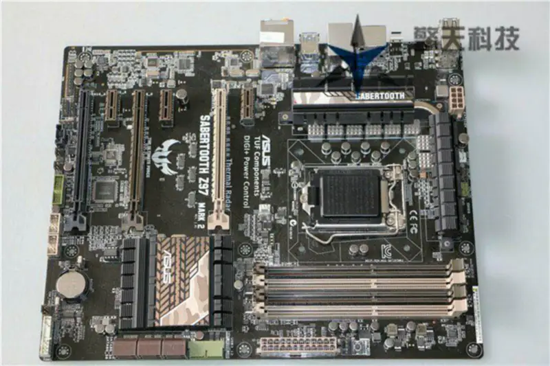 Základní deska Asus SABERTOOTHZ97