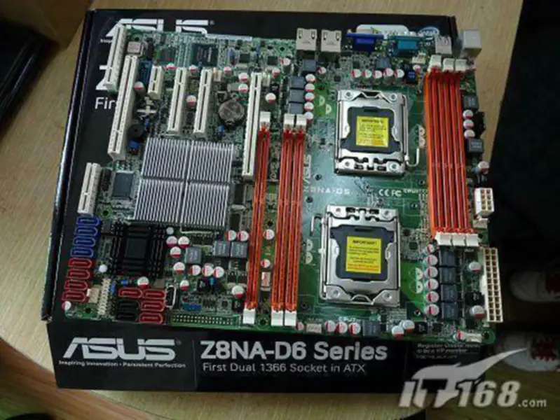 Základní deska Asus Z8NA-D6