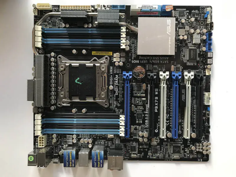 Základní deska Asus P9X79WS