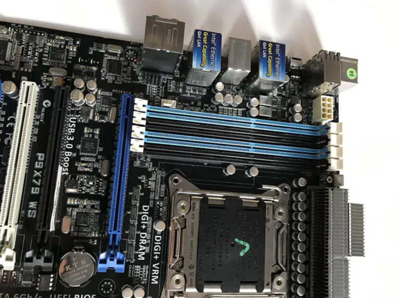 Základní deska Asus P9X79WS