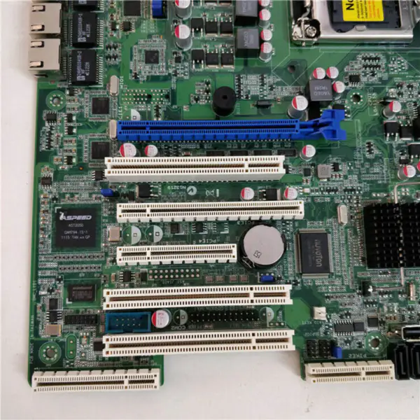 Základní deska Asus P8B-E/4L