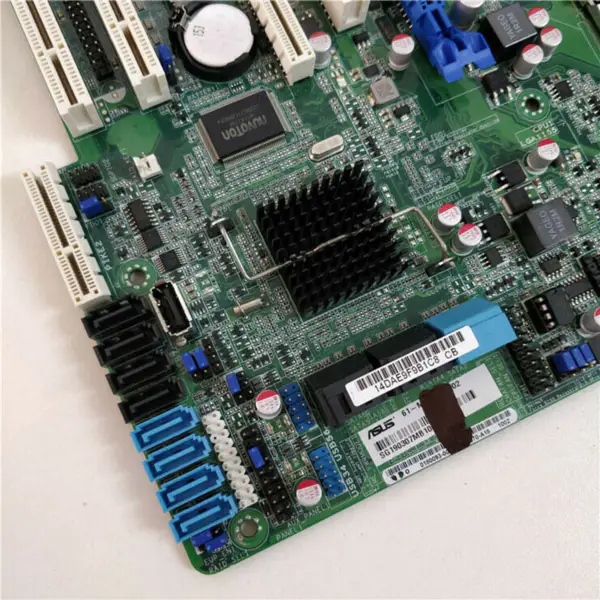Základní deska Asus P8B-E/4L