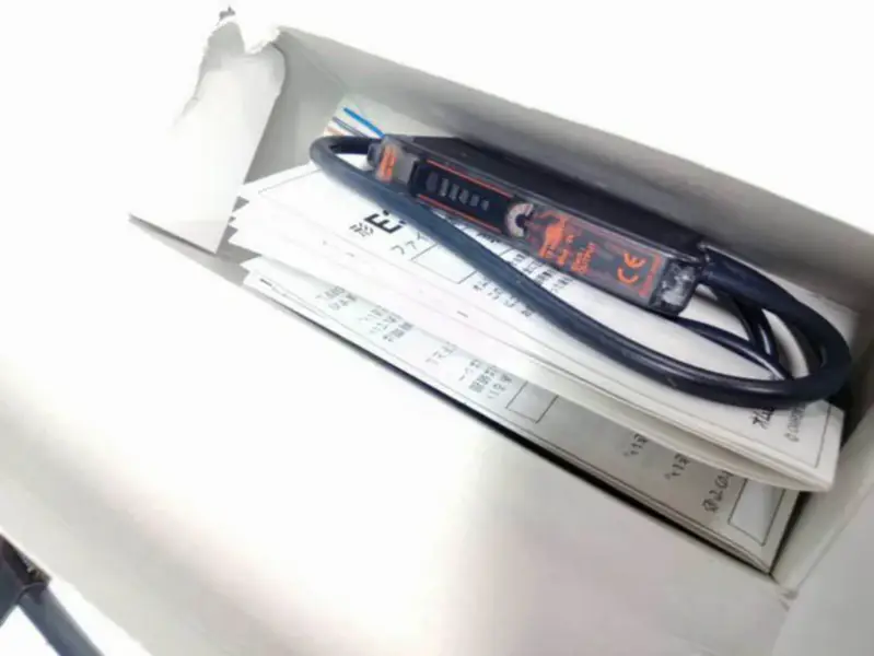 Omron E3XNA11