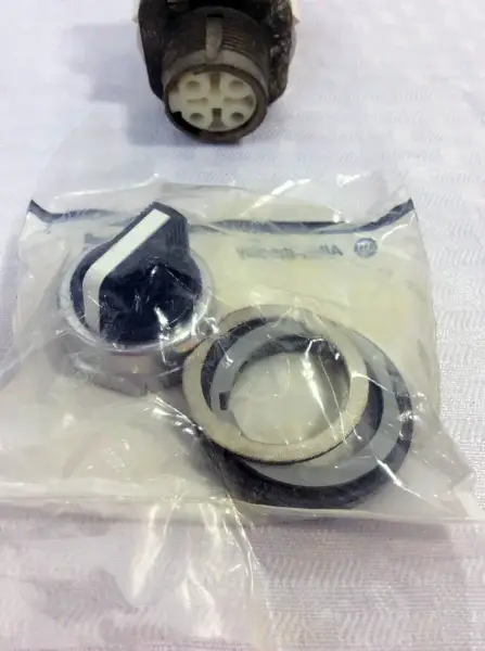 Allen-Bradley 800TJ2B