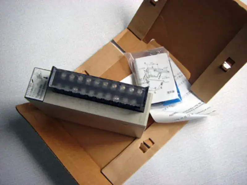 Omron CS1W-OC211