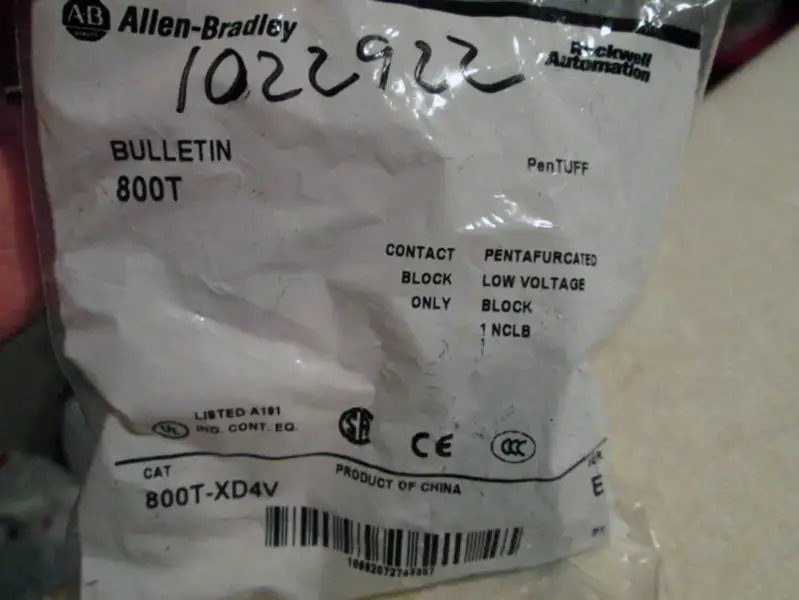 Allen-Bradley 800T-XD4V