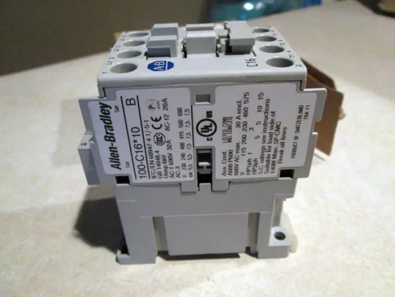 Allen-Bradley 100-C16D10