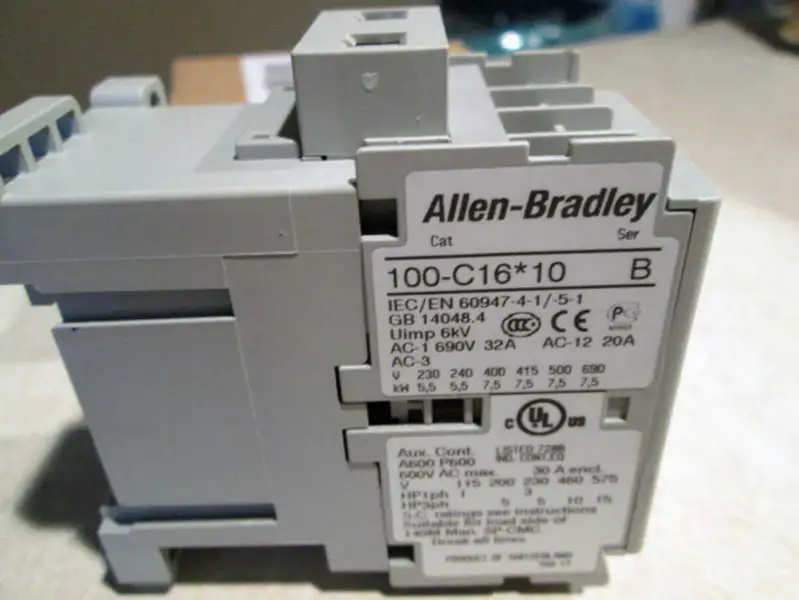 Allen-Bradley 100-C16D10