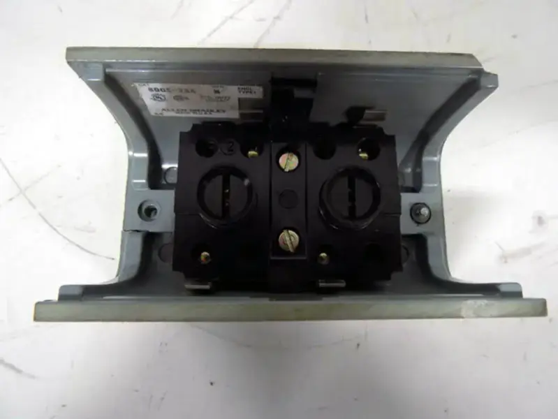 Allen-Bradley 800S2SA