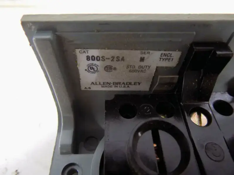Allen-Bradley 800S2SA