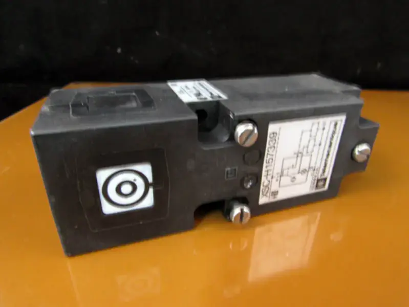 Schneider XSC-H157339